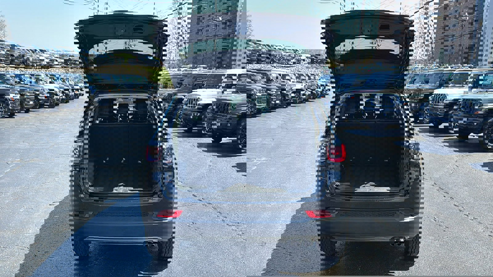 Certified 2022 Jeep Compass Limited image 9