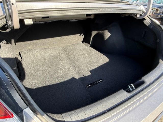 Certified 2025 Hyundai Elantra Sport image 32
