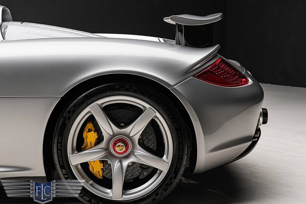 Used 2005 Porsche Carrera GT RWD image 8