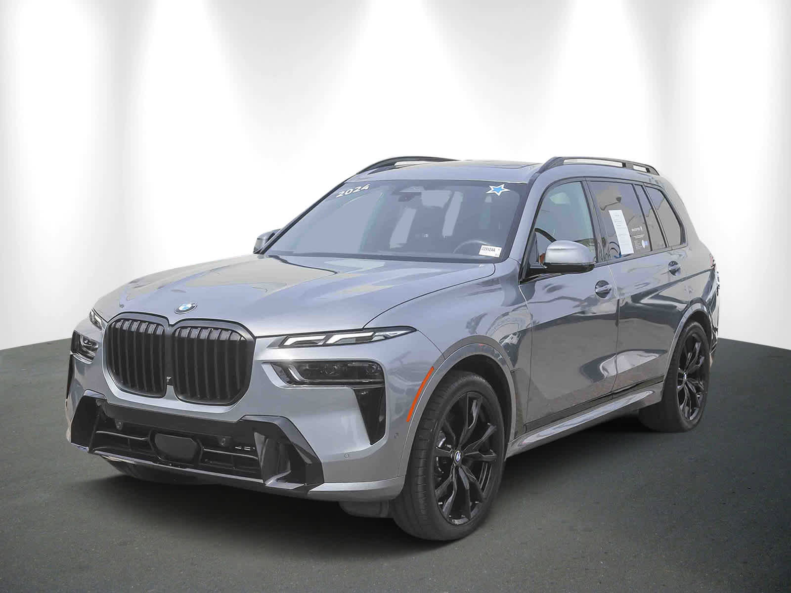 Certified 2024 BMW X7 xDrive40i w/ M Sport Package image 3