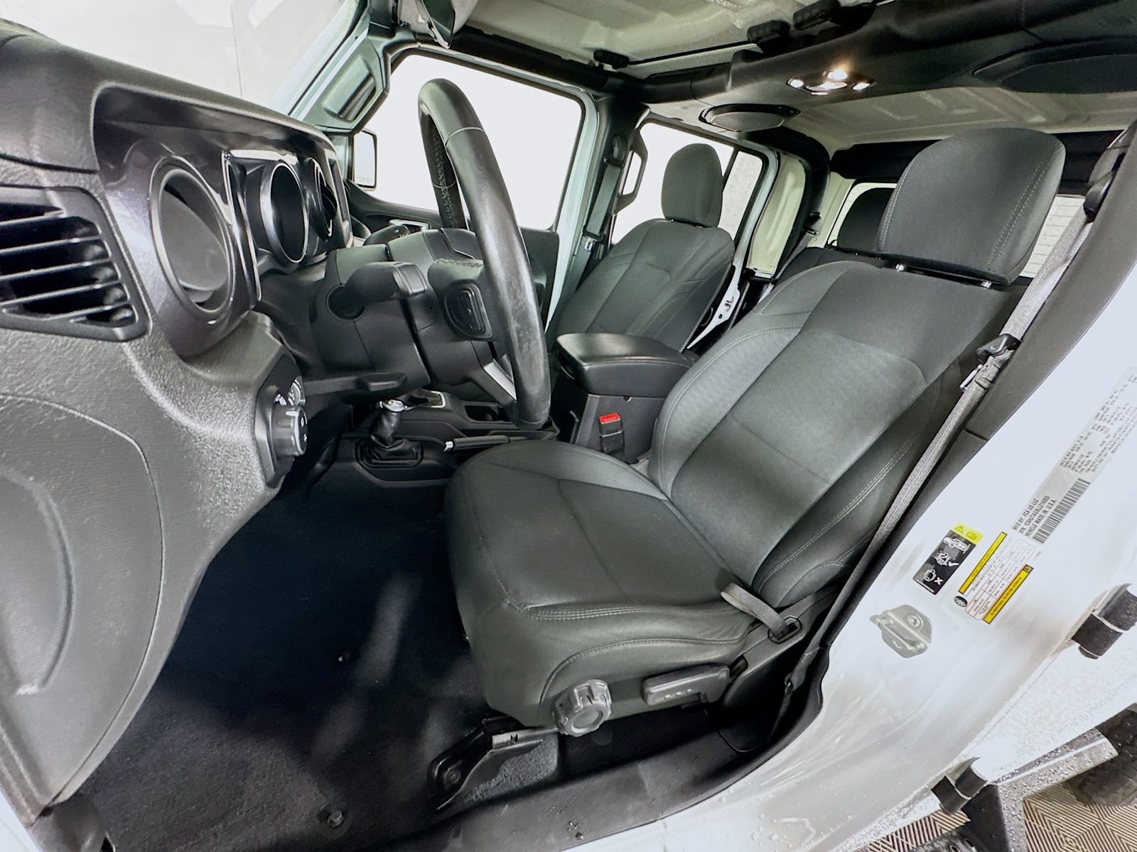 Used 2020 Jeep Gladiator Sport AWD/4WD image 12
