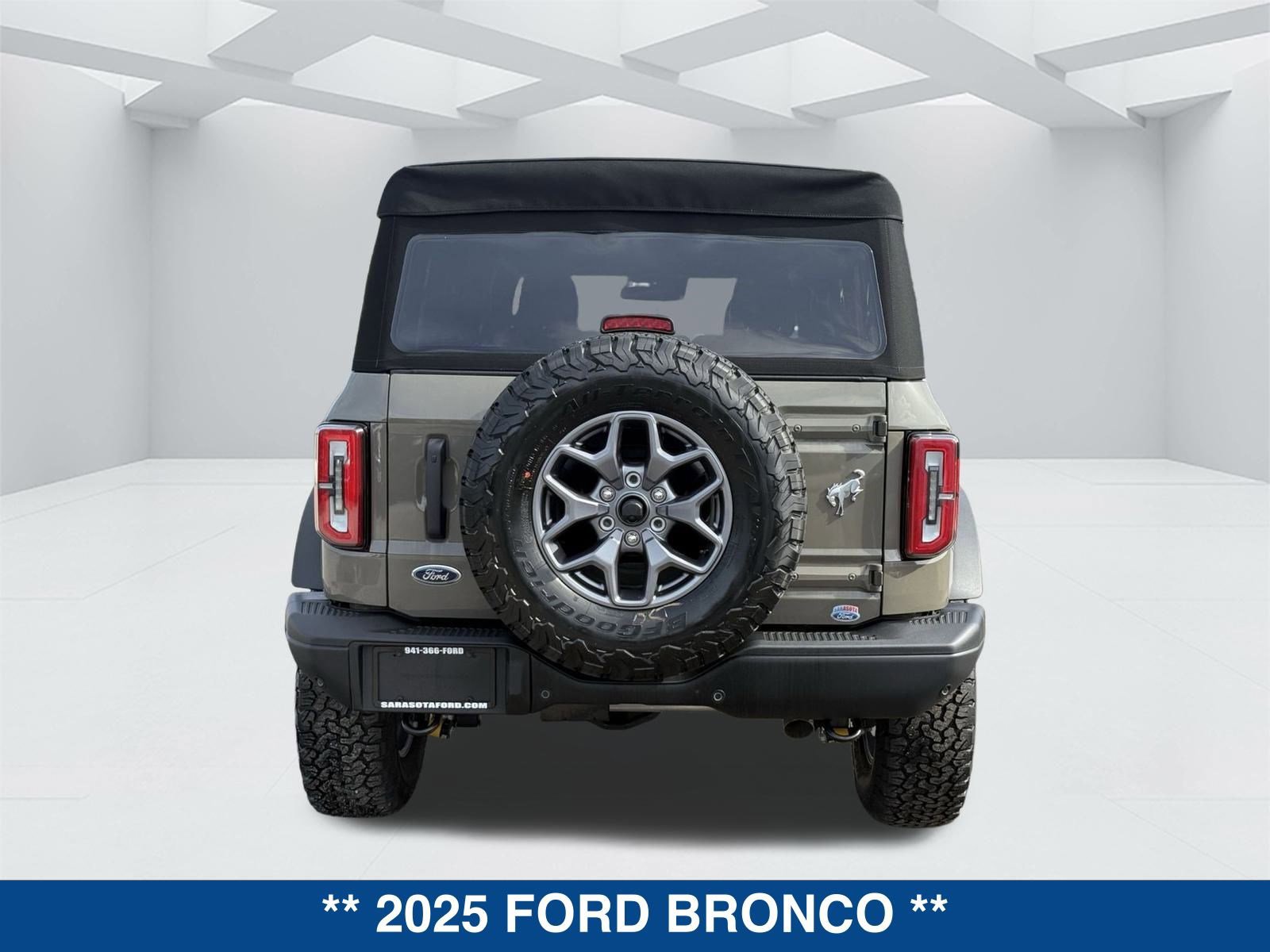 New 2025 Ford Bronco Badlands image 6