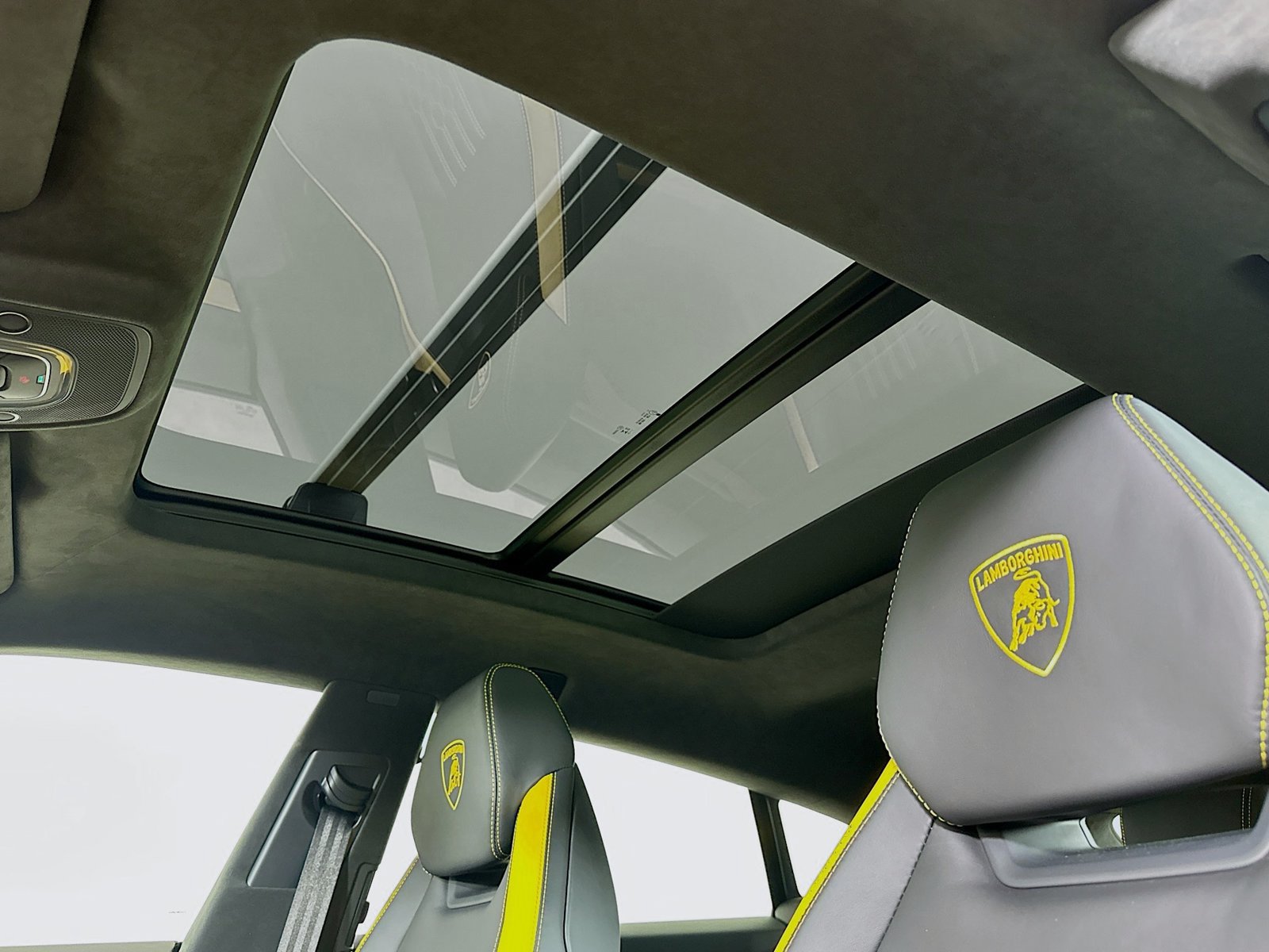 Used 2025 Lamborghini Urus S AWD/4WD image 28