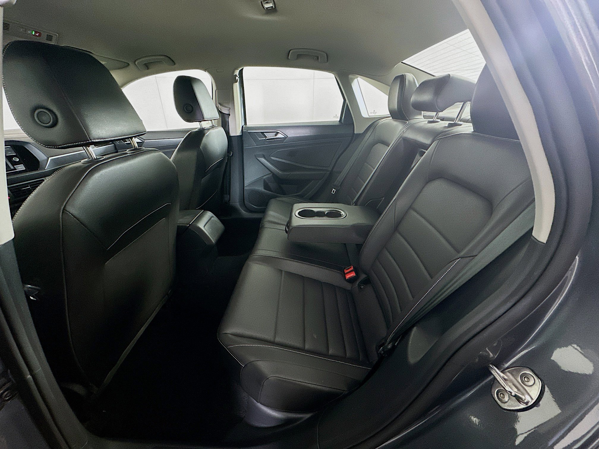 Used 2024 Volkswagen Jetta SE image 27