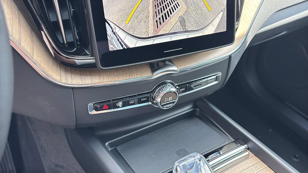 New 2026 Volvo XC60 B5 Plus w/ Protection Package Premier AWD/4WD image 20