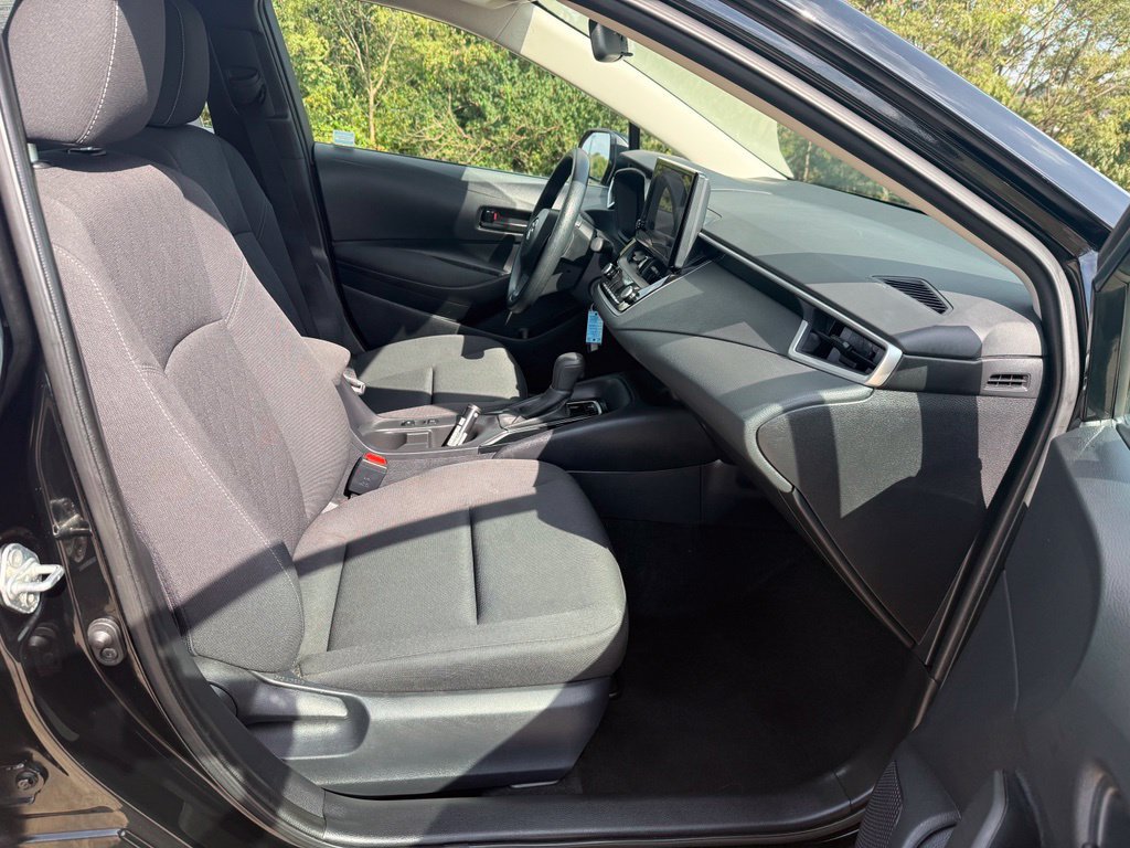 Used 2024 Toyota Corolla LE FWD image 19