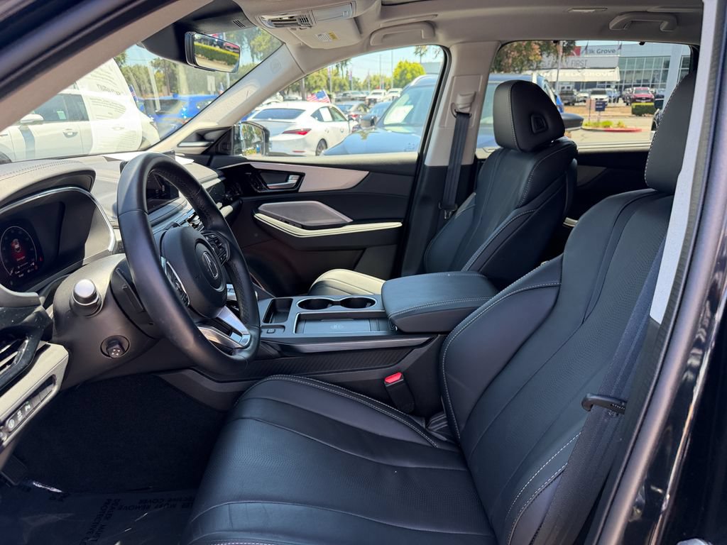 Certified 2025 Acura MDX FWD w/ Technology Package image 12