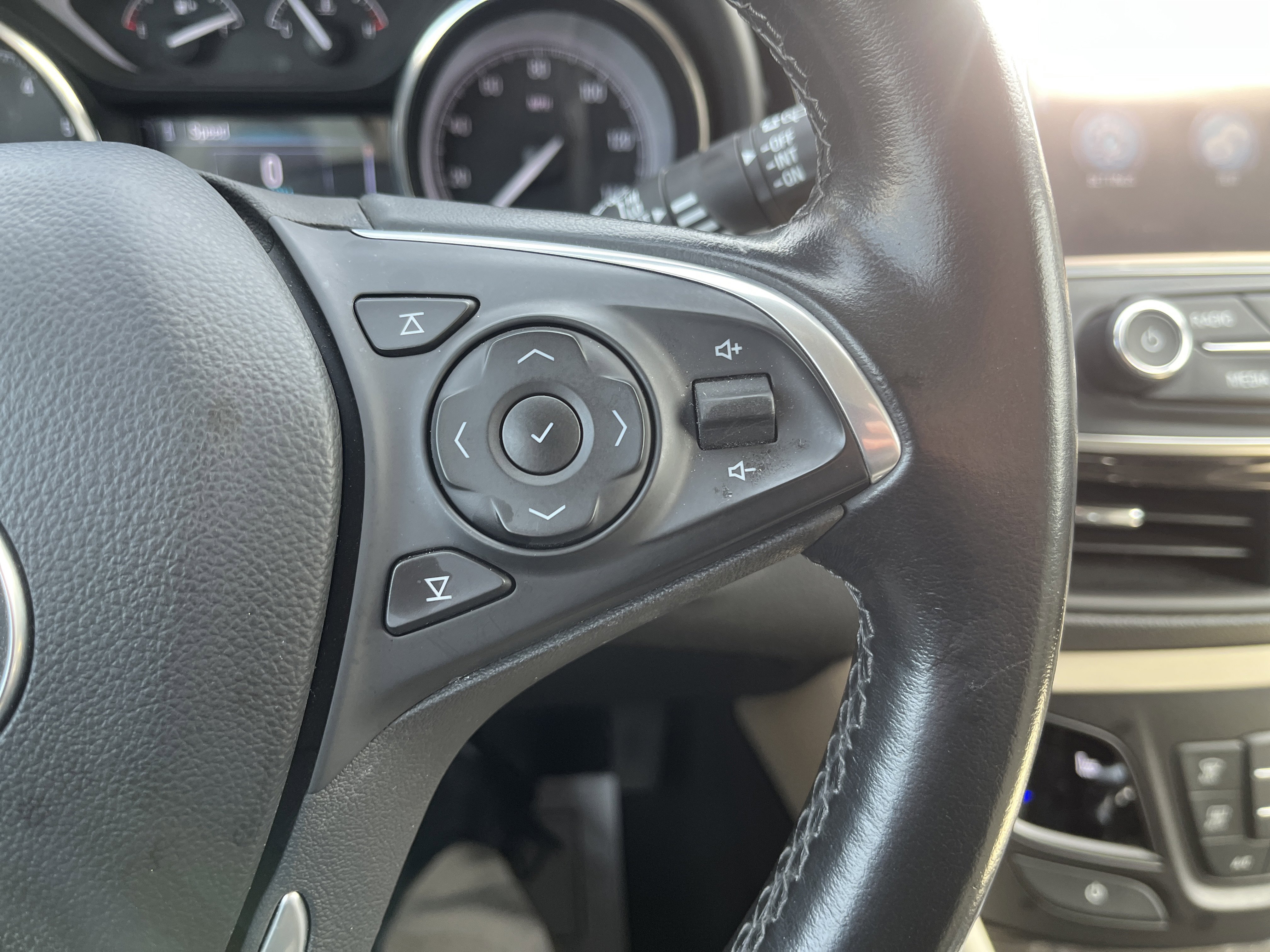 Used 2020 Buick Envision Preferred image 21