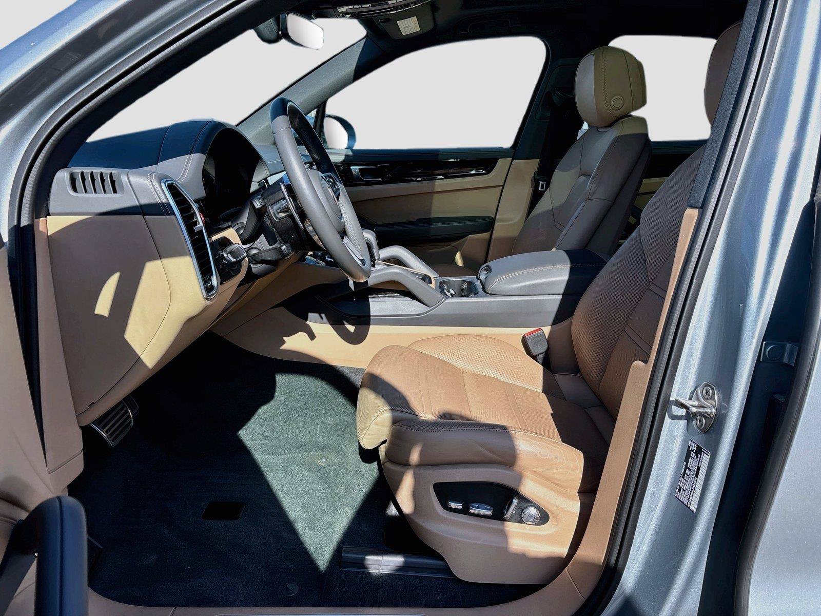 Used 2020 Porsche Cayenne S AWD/4WD image 5