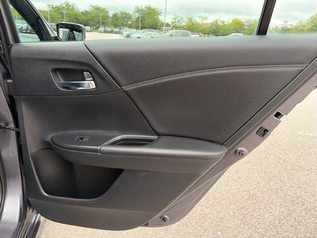 Used 2017 Honda Accord Sport image 29