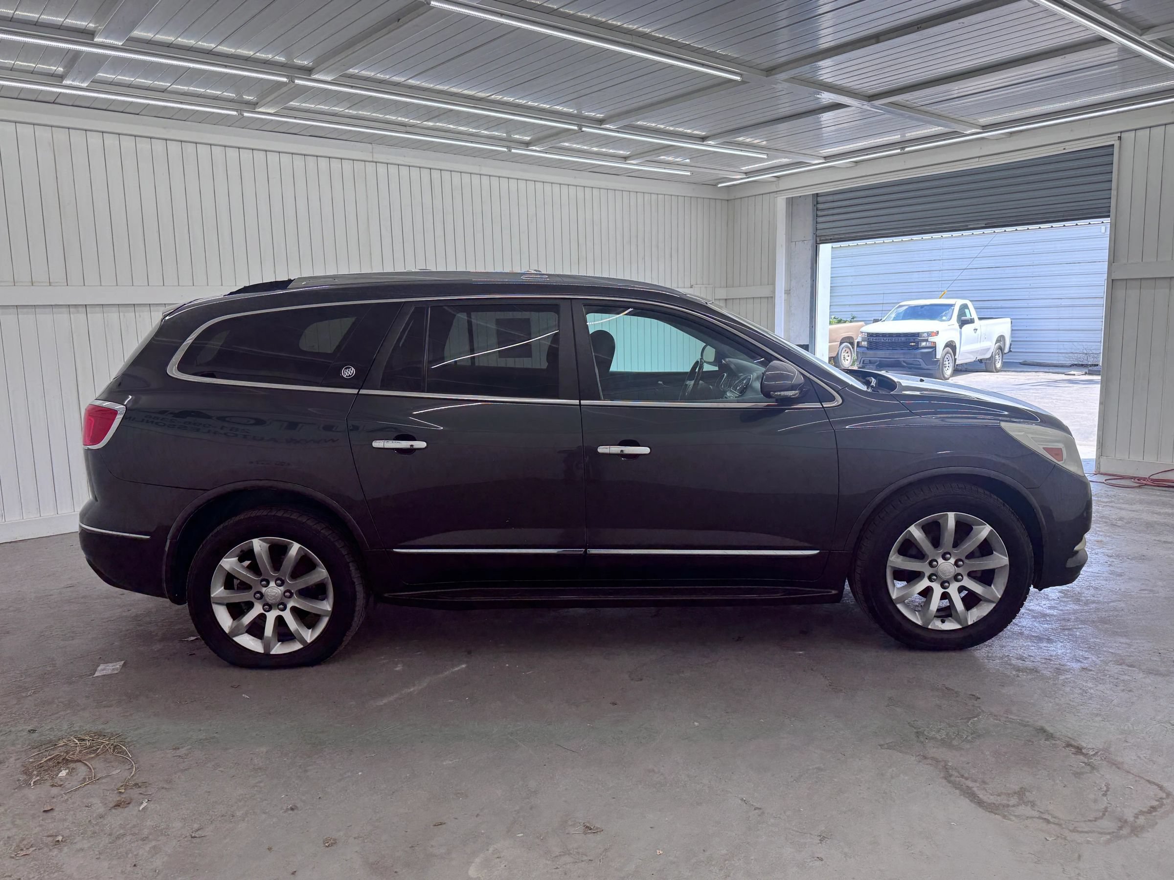Used 2013 Buick Enclave Premium AWD/4WD image 4