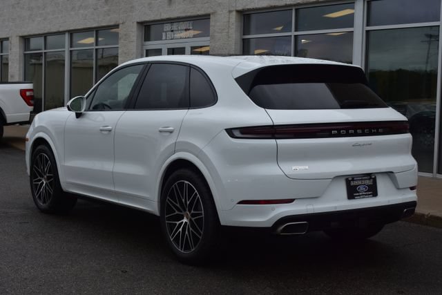Used 2026 Porsche Cayenne AWD/4WD image 12