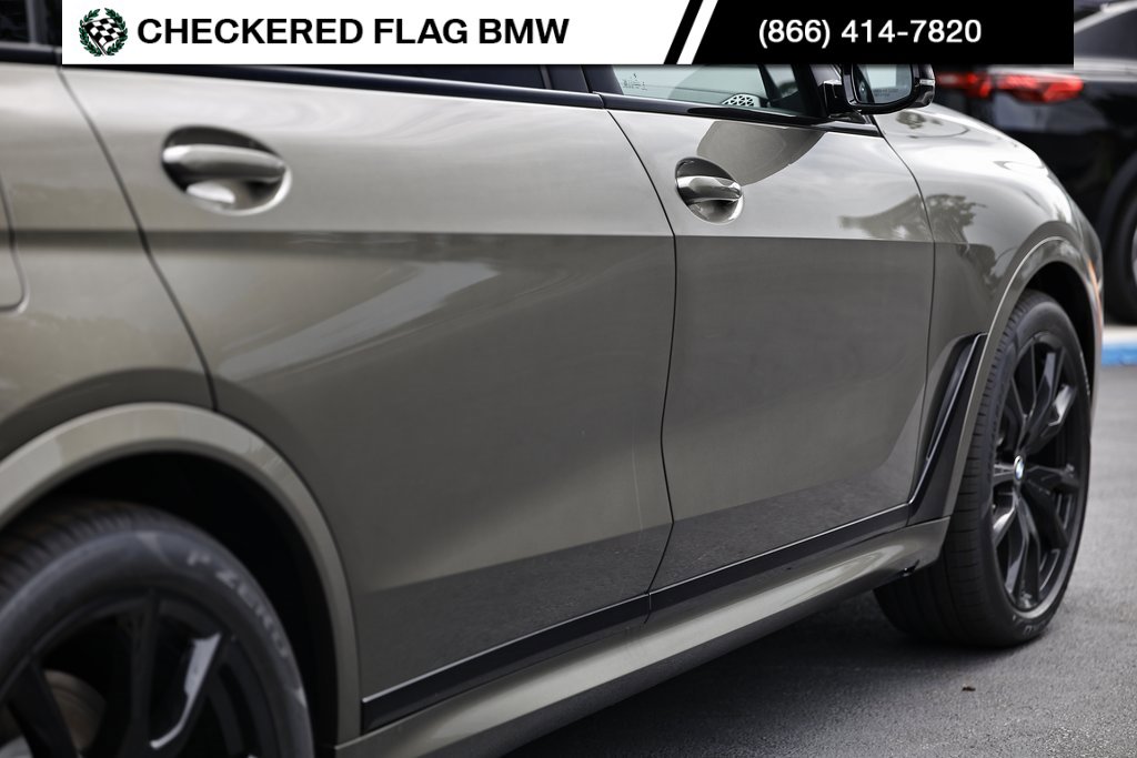New 2026 BMW X7 M60i w/ M Sport Professional Package image 8