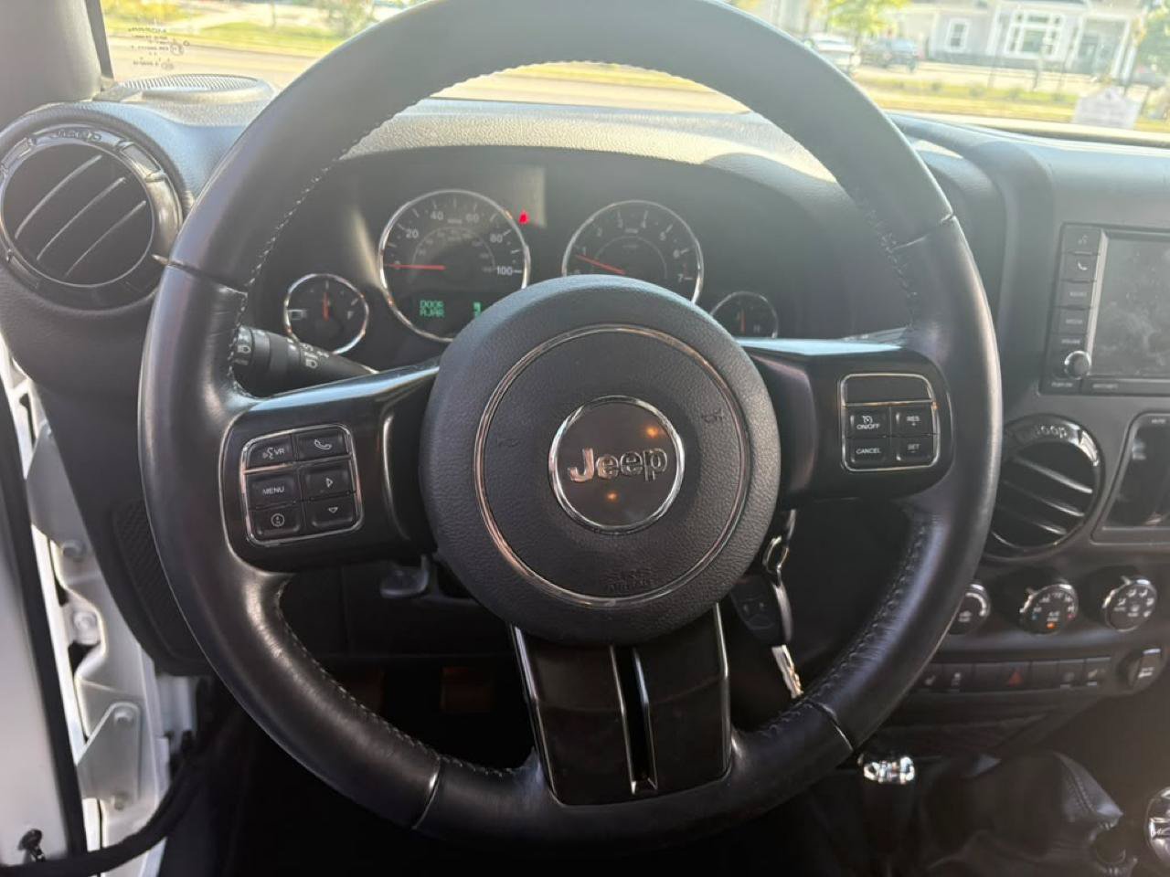 Used 2017 Jeep Wrangler Unlimited Sahara AWD/4WD image 10