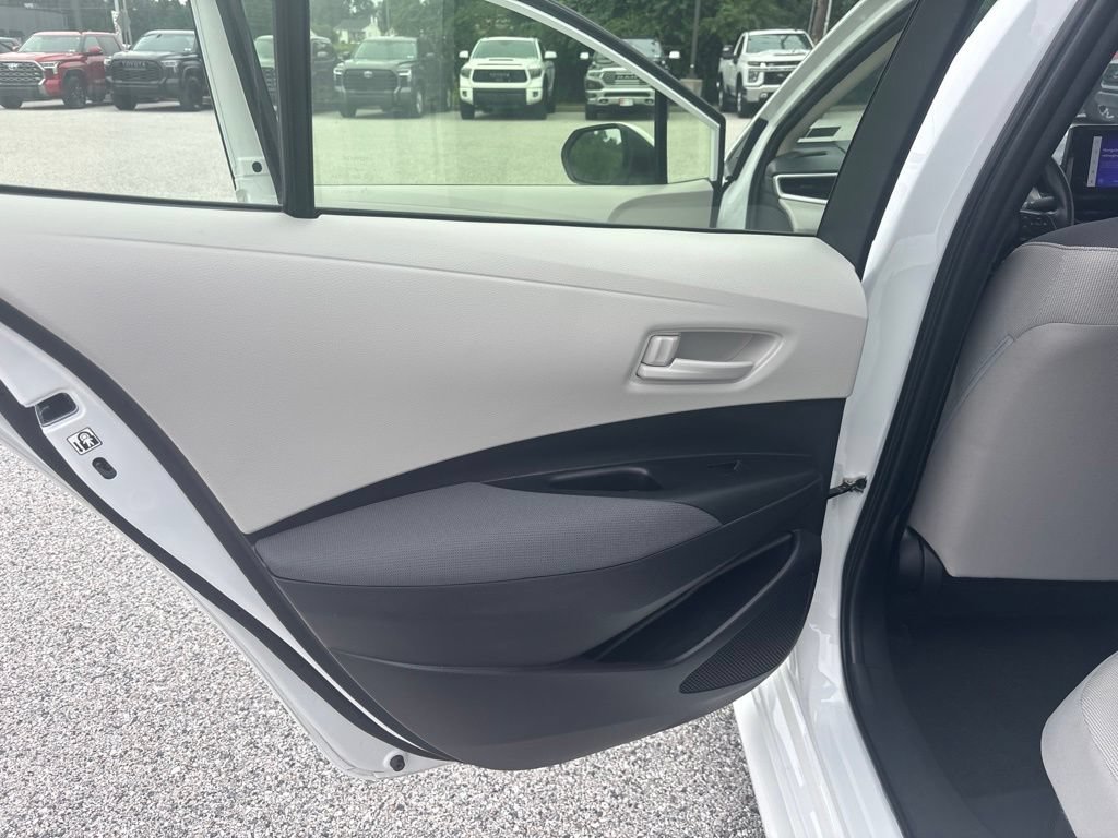 Used 2023 Toyota Corolla LE FWD image 35