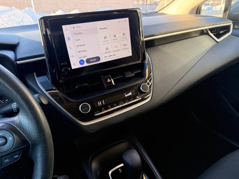 Used 2024 Toyota Corolla LE image 27