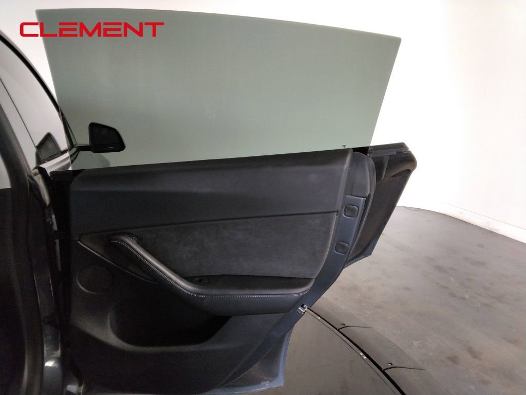 Used 2021 Tesla Model Y Long Range image 34