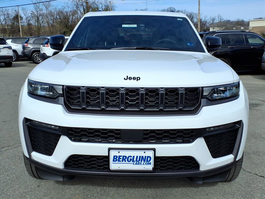 New 2026 Jeep Grand Cherokee Limited w/ Limited Altitude Package image 9