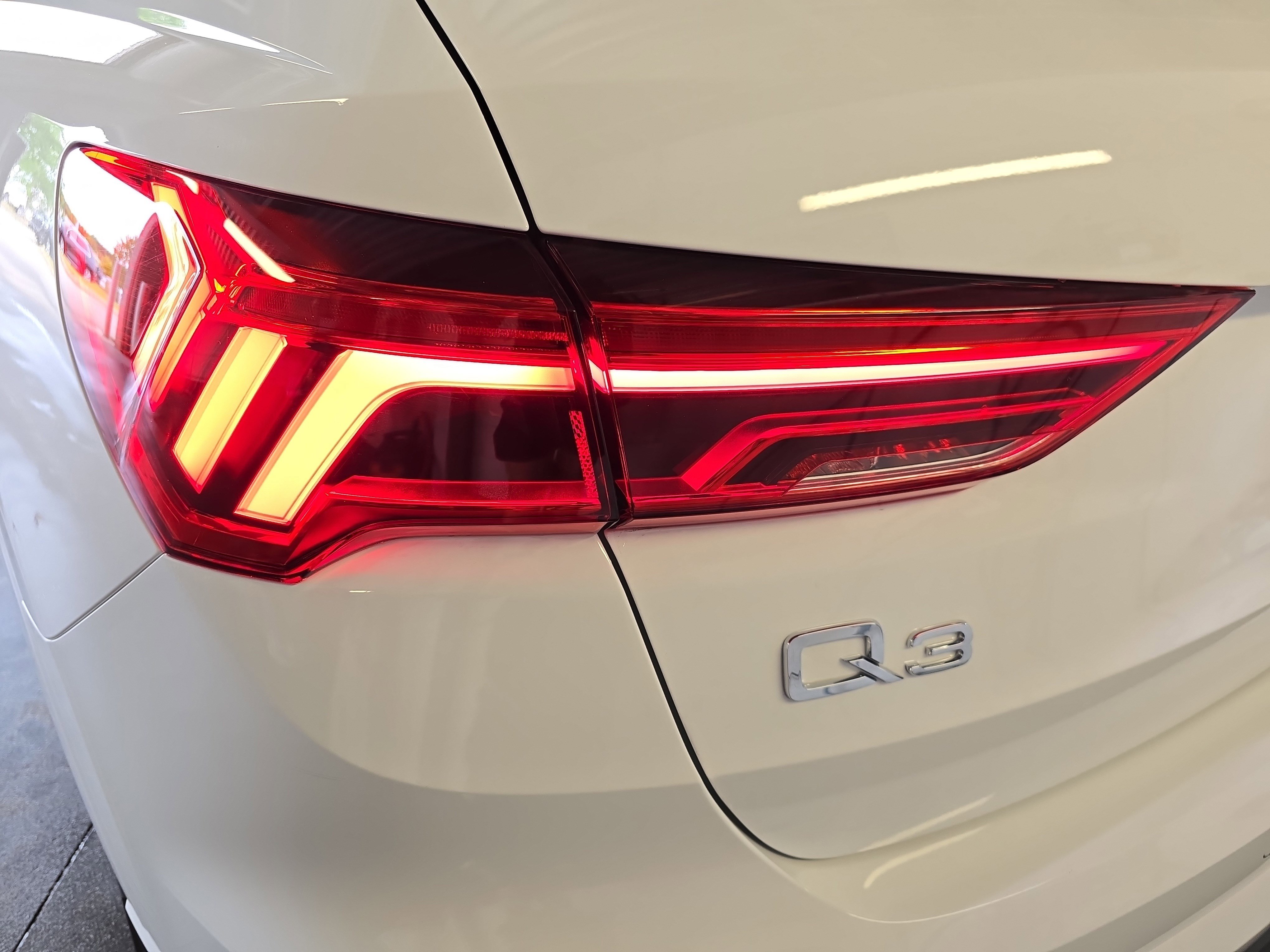 Certified 2025 Audi Q3 2.0T Premium w/ Convenience Package AWD/4WD image 32