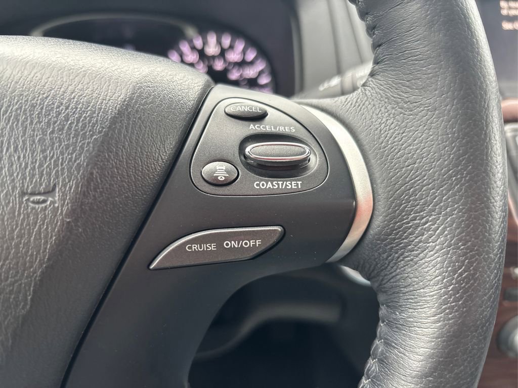 Used 2019 Nissan Pathfinder Platinum image 31