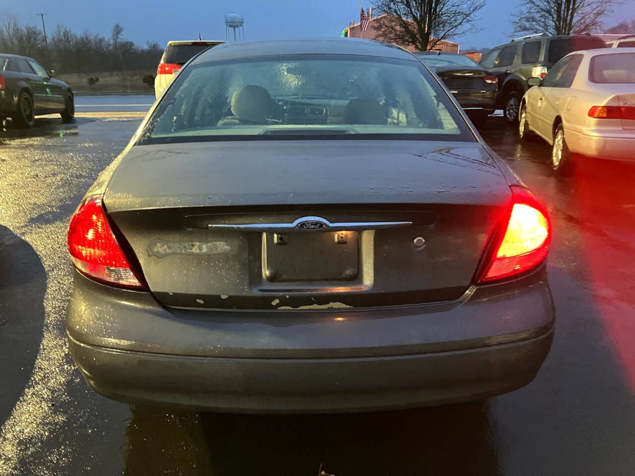 Used 2004 Ford Taurus SE image 5