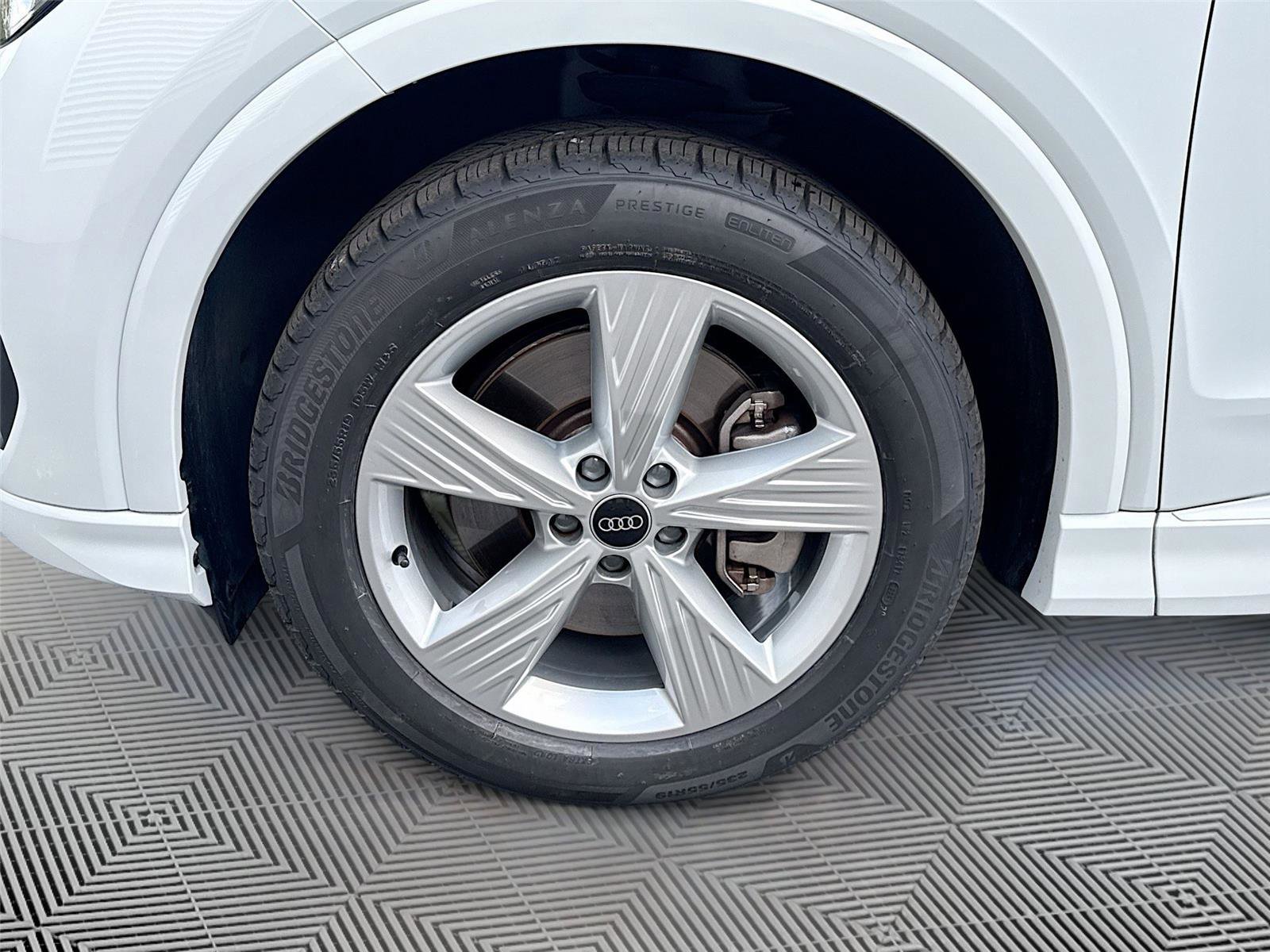 Used 2022 Audi Q4 e-tron Premium w/ Convenience Package AWD/4WD image 31