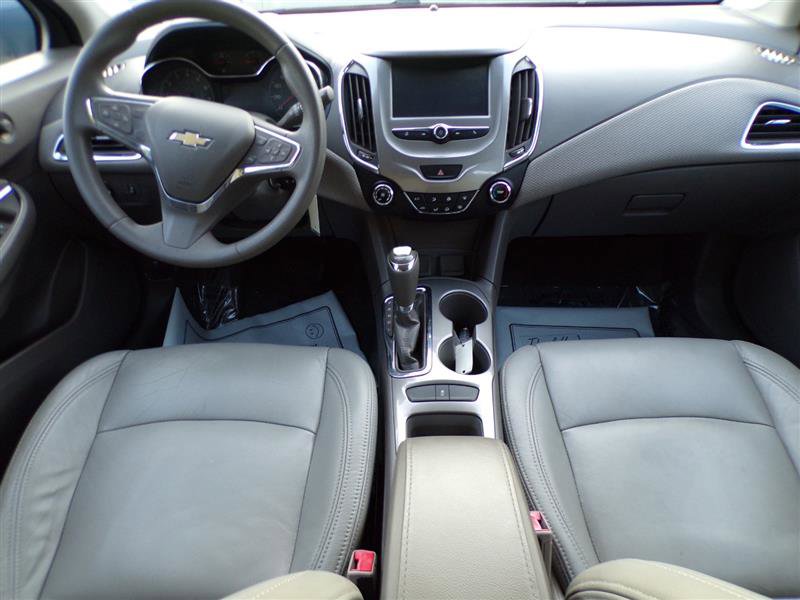 Used 2017 Chevrolet Cruze LT FWD image 28