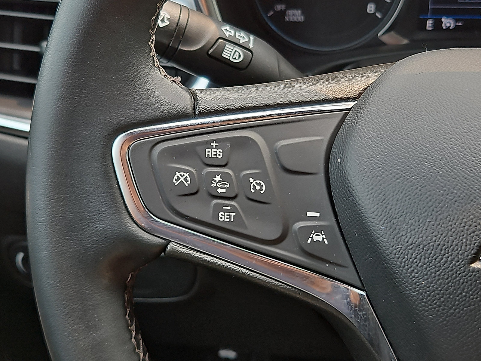 Used 2024 Chevrolet Equinox LT FWD image 20