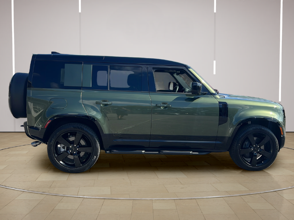 Used 2026 Land Rover Defender 110 X-Dynamic SE AWD/4WD image 8