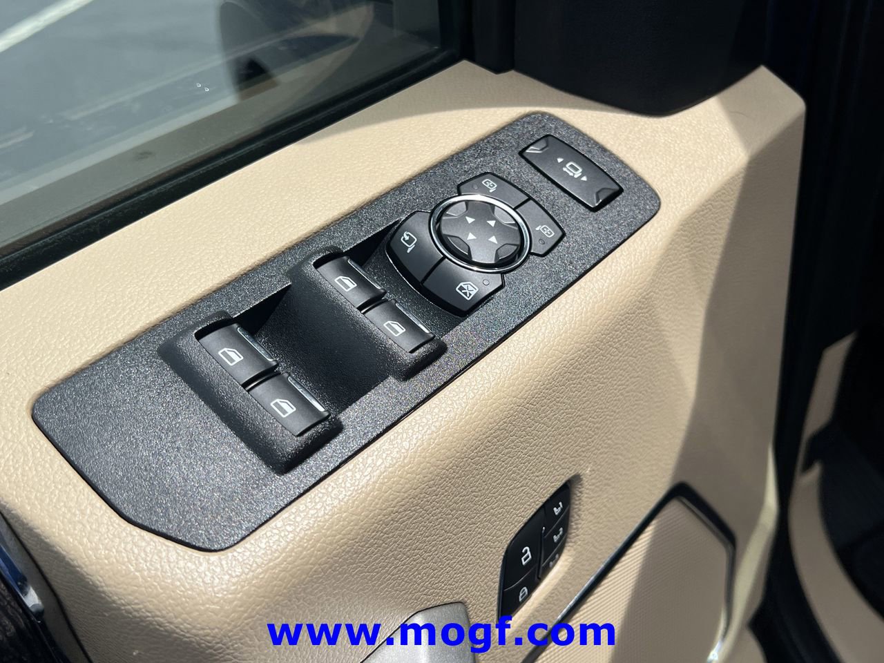 Used 2020 Ford F350 Lariat w/ Lariat Ultimate Package image 22