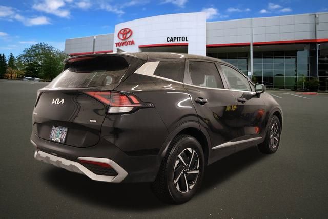 Used 2023 Kia Sportage LX image 2
