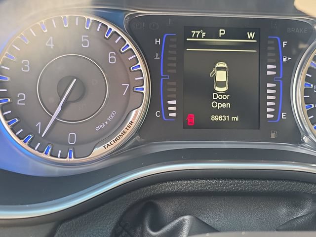 Used 2016 Chrysler 200 Limited w/ Convenience Group FWD image 15