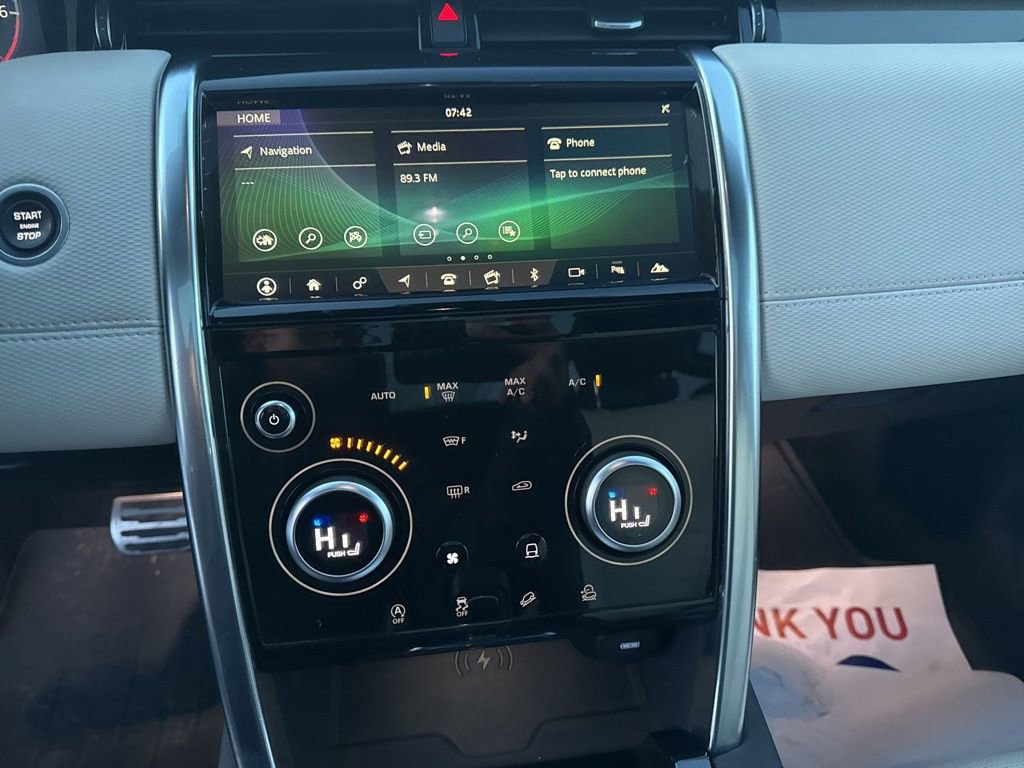 Used 2020 Land Rover Discovery Sport SE R-Dynamic image 8