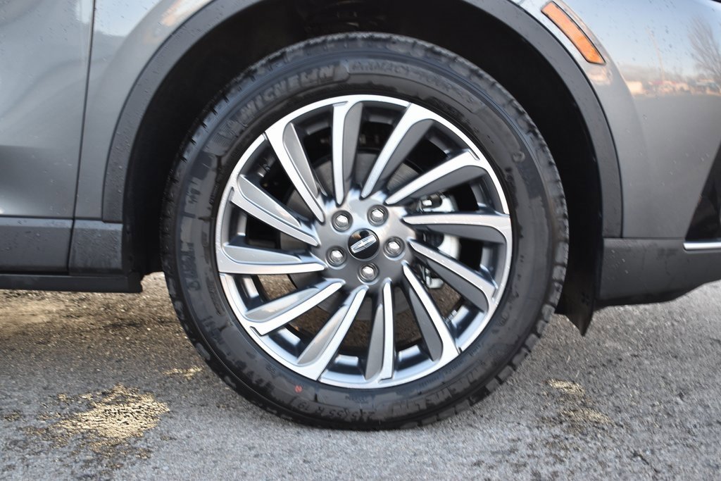 Used 2025 Lincoln Corsair Reserve image 4