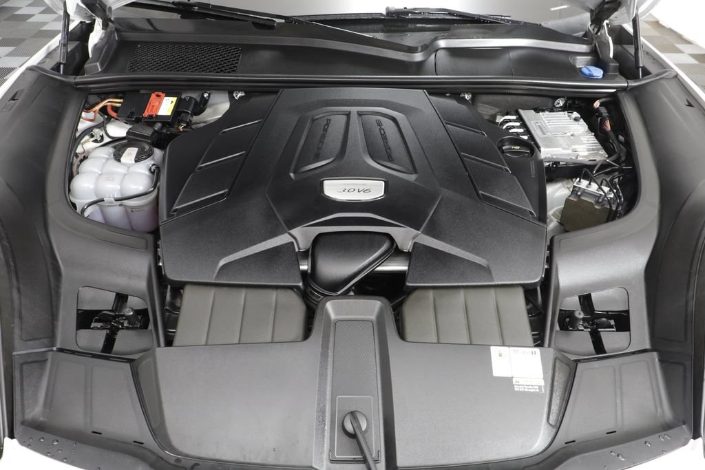 Used 2022 Porsche Cayenne Platinum Edition AWD/4WD image 24