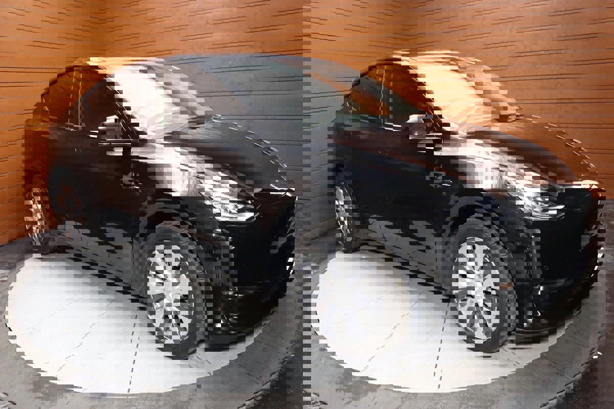 Used 2023 Tesla Model Y Long Range image 12