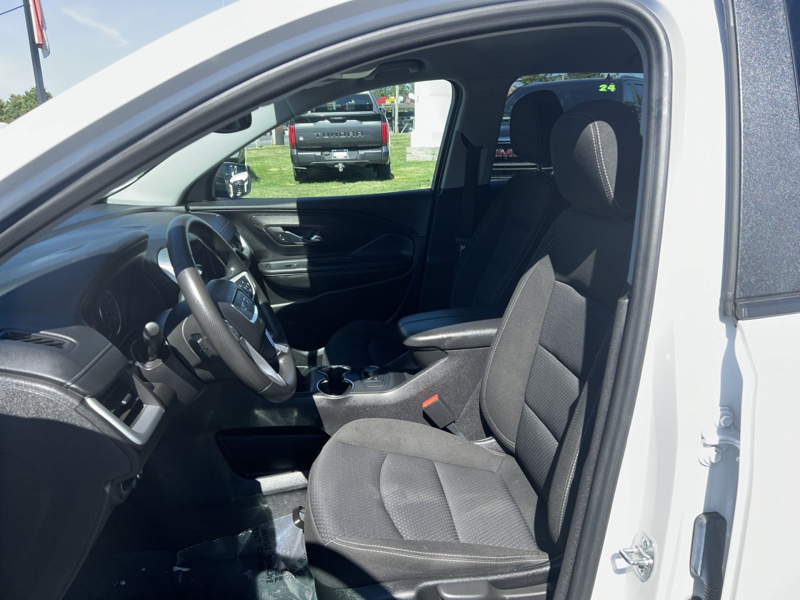 Used 2024 GMC Terrain SLE FWD image 13