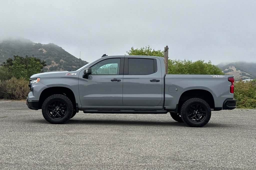 Used 2024 Chevrolet Silverado 1500 LT Trail Boss w/ LT Trail Boss Premium Package AWD/4WD image 7
