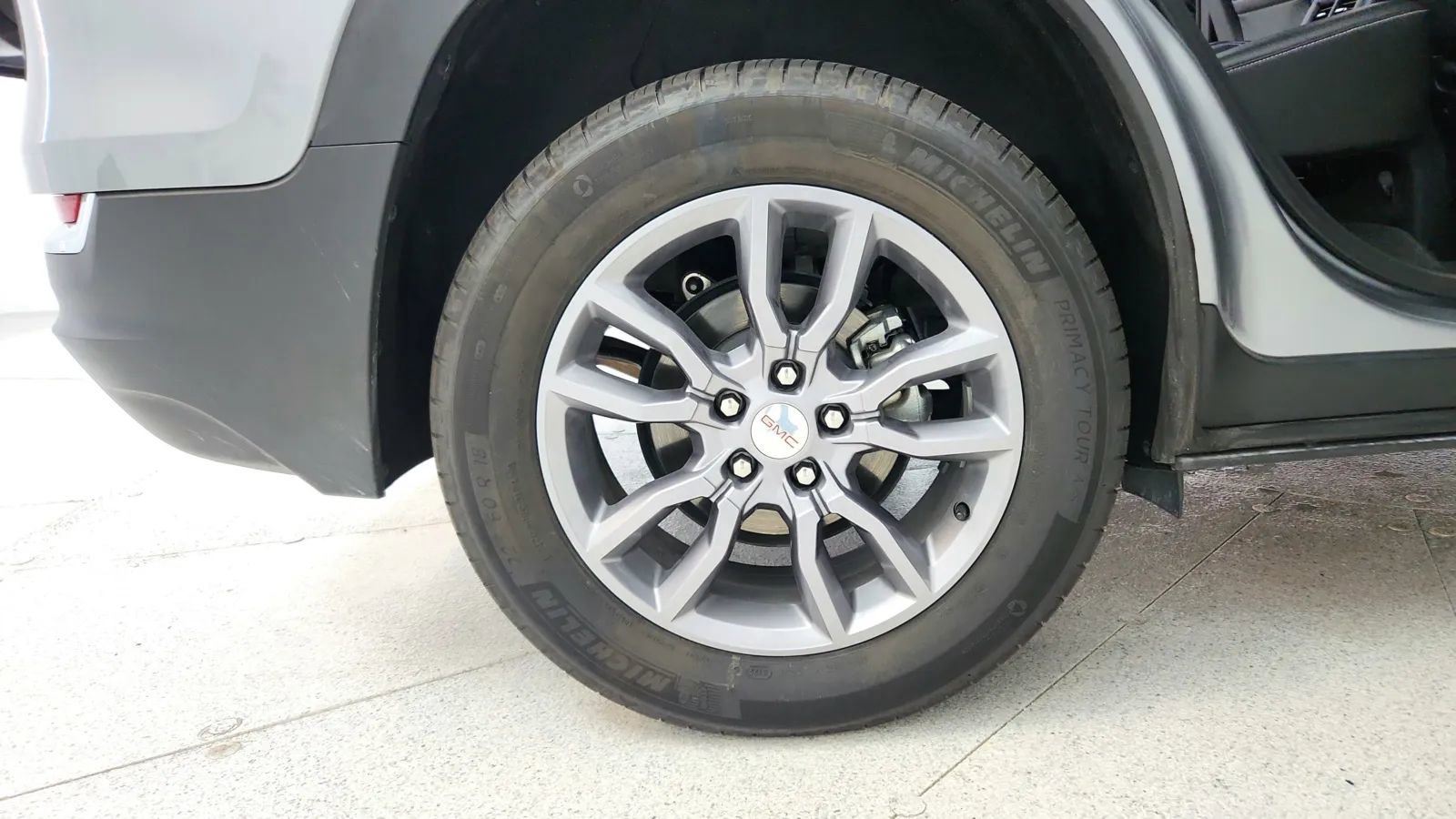 Used 2023 GMC Terrain SLT image 13