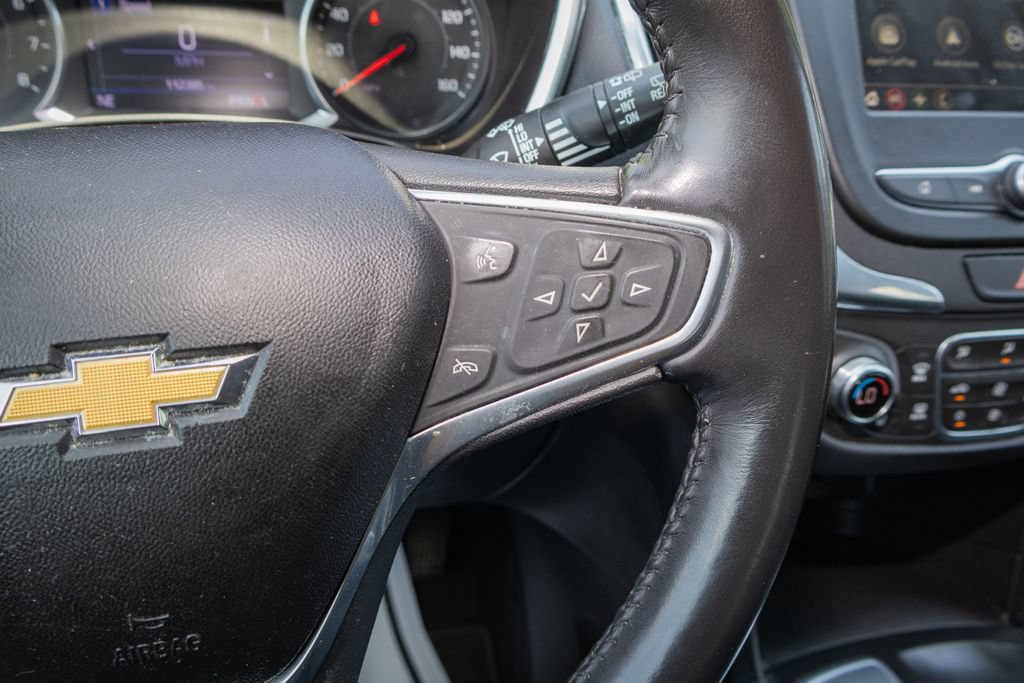 Used 2019 Chevrolet Equinox LT FWD image 23