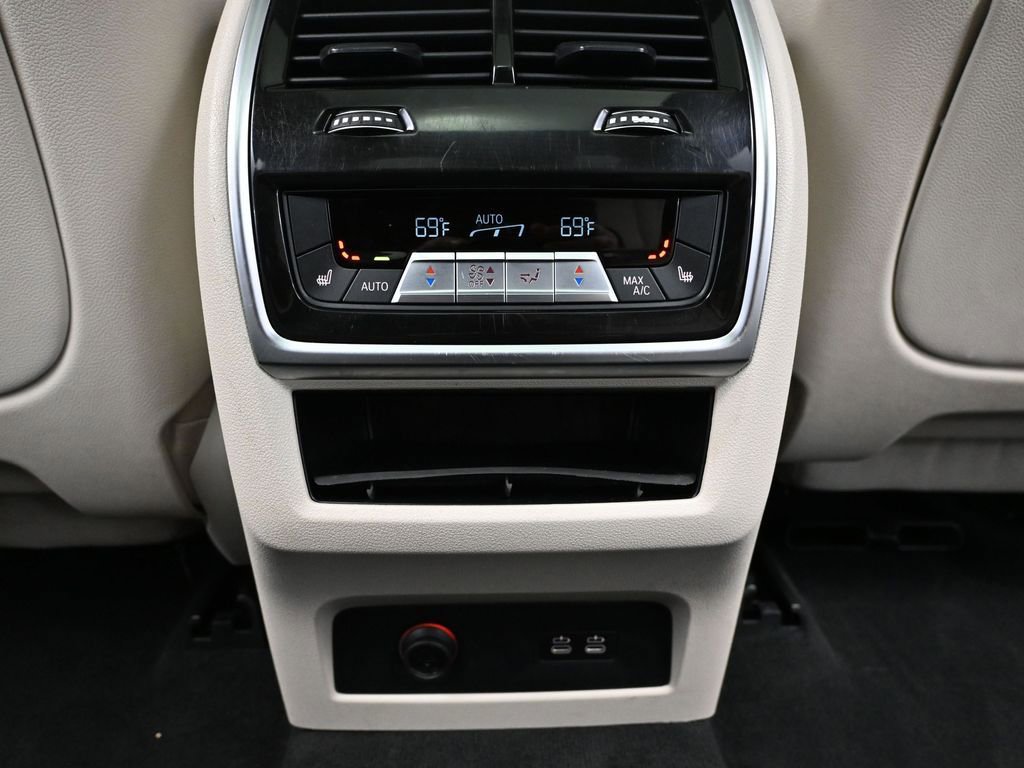 Used 2023 BMW X7 xDrive40i w/ Executive Package image 45