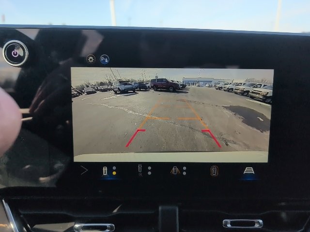 Certified 2025 Chevrolet Equinox ACTIV w/ Safety and Technology Package image 35