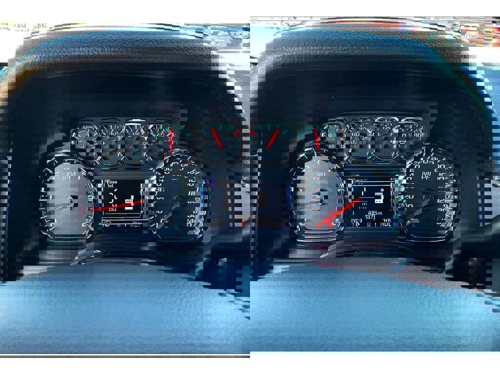 Used 2018 Chevrolet Suburban LT image 22