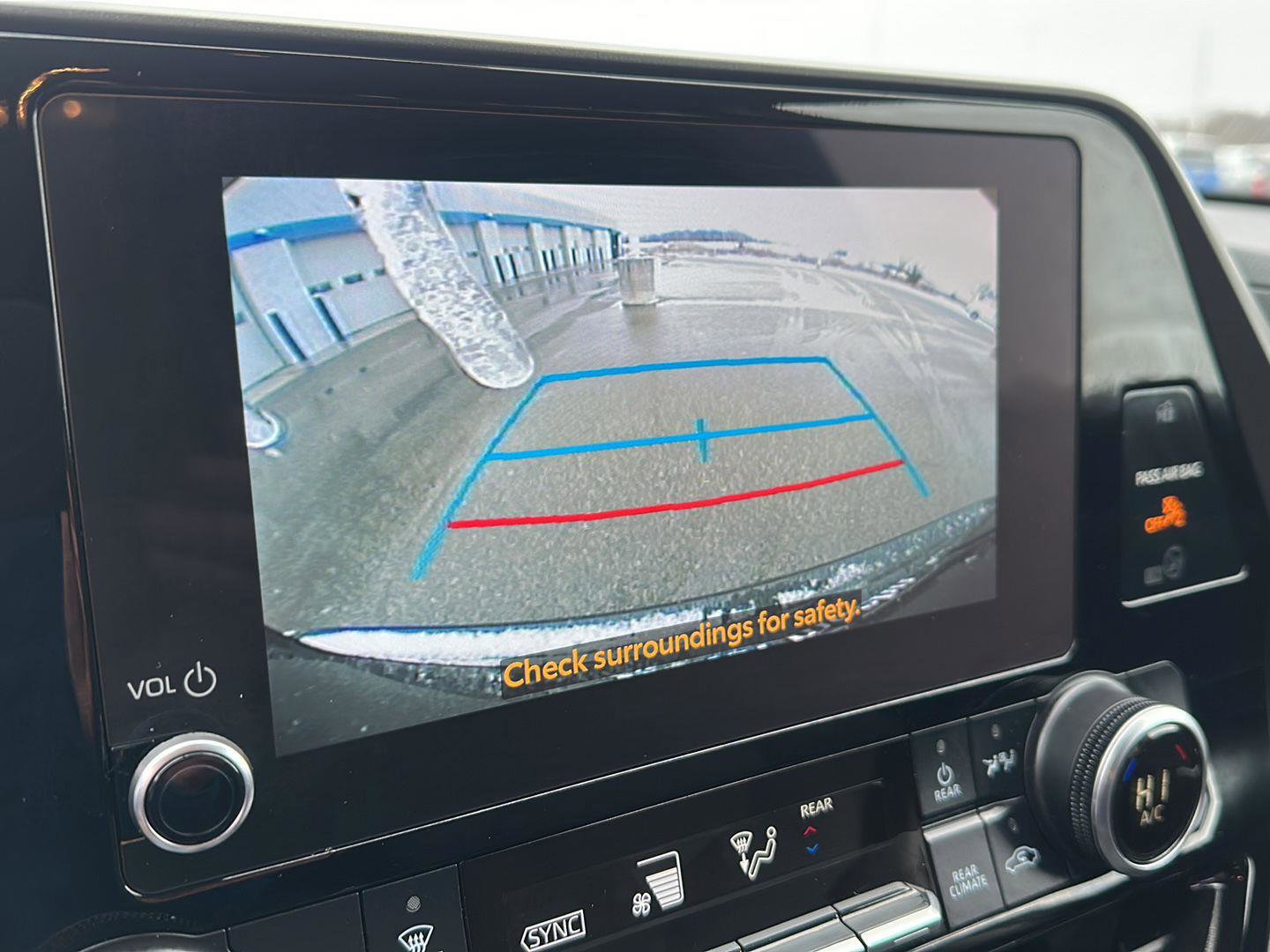 Used 2023 Toyota Highlander LE image 35