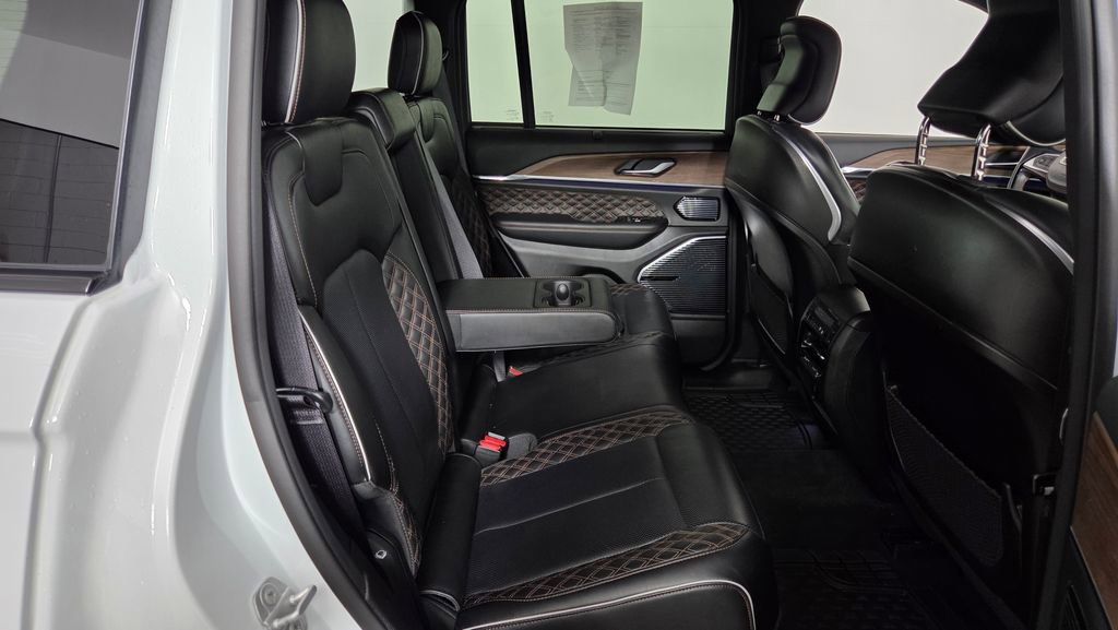 Used 2022 Jeep Grand Cherokee Summit w/ Luxury Tech Group V image 35