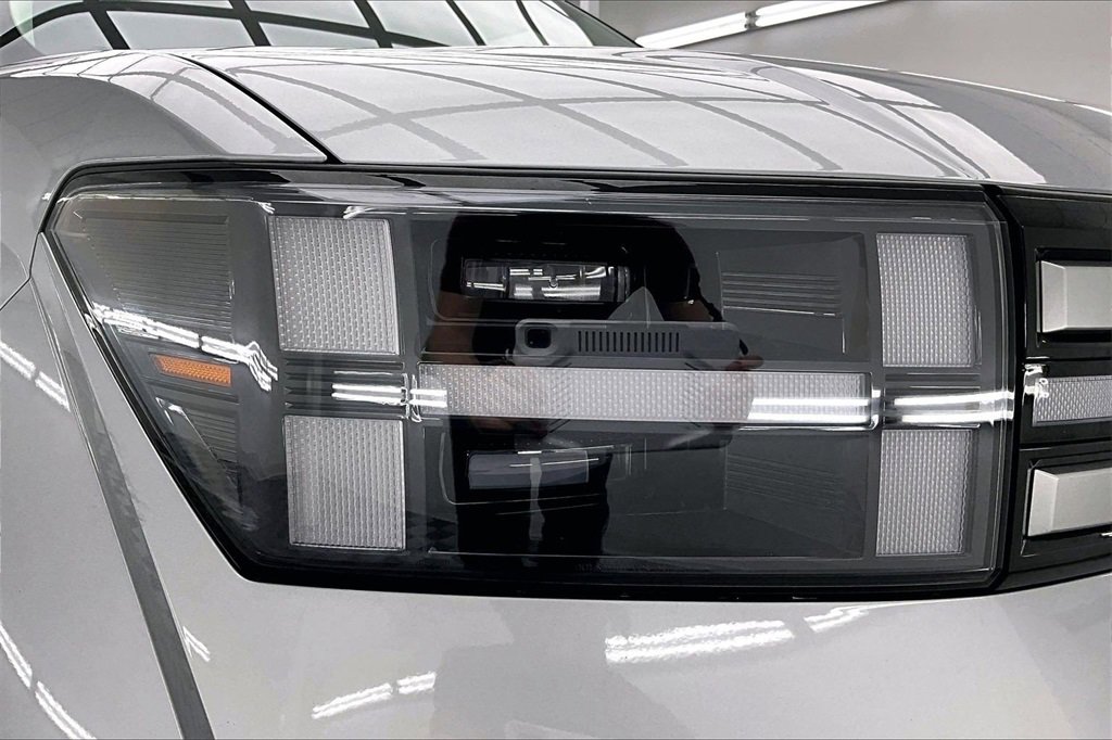 Used 2025 Hyundai Santa Fe SE image 30