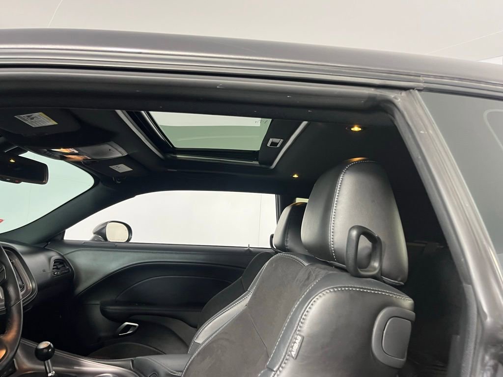 Used 2023 Dodge Challenger R/T w/ Plus Package image 25