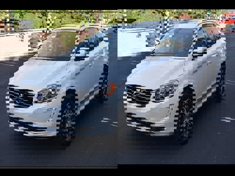 Used 2014 Volvo XC60 T6 image 3