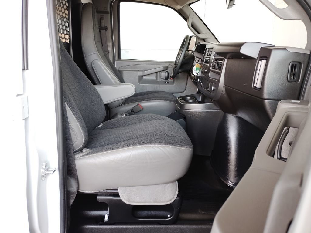 Used 2025 GMC Savana 2500 w/ Driver Convenience Package RWD image 12