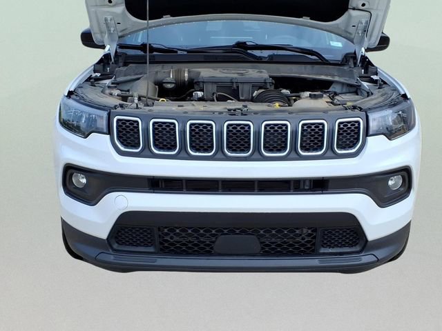 Used 2024 Jeep Compass Latitude AWD/4WD image 23